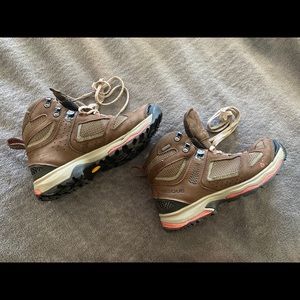 Vasque hiking boots waterproof 8.5